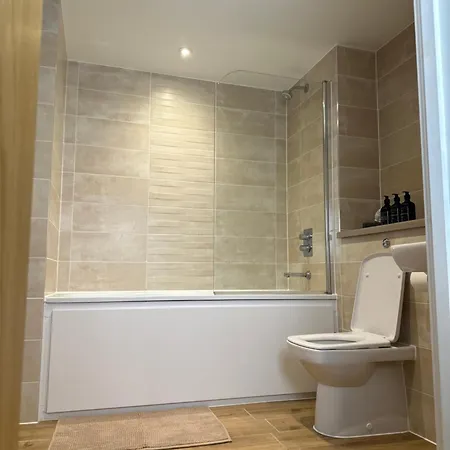 Luxury 2-Bed High-Rise In Manchester With Parking Buitenkant foto
