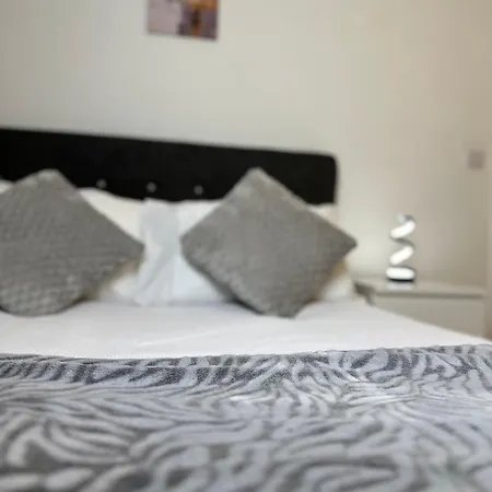 Luxury 2-Bed High-Rise In Manchester With Parking Buitenkant foto
