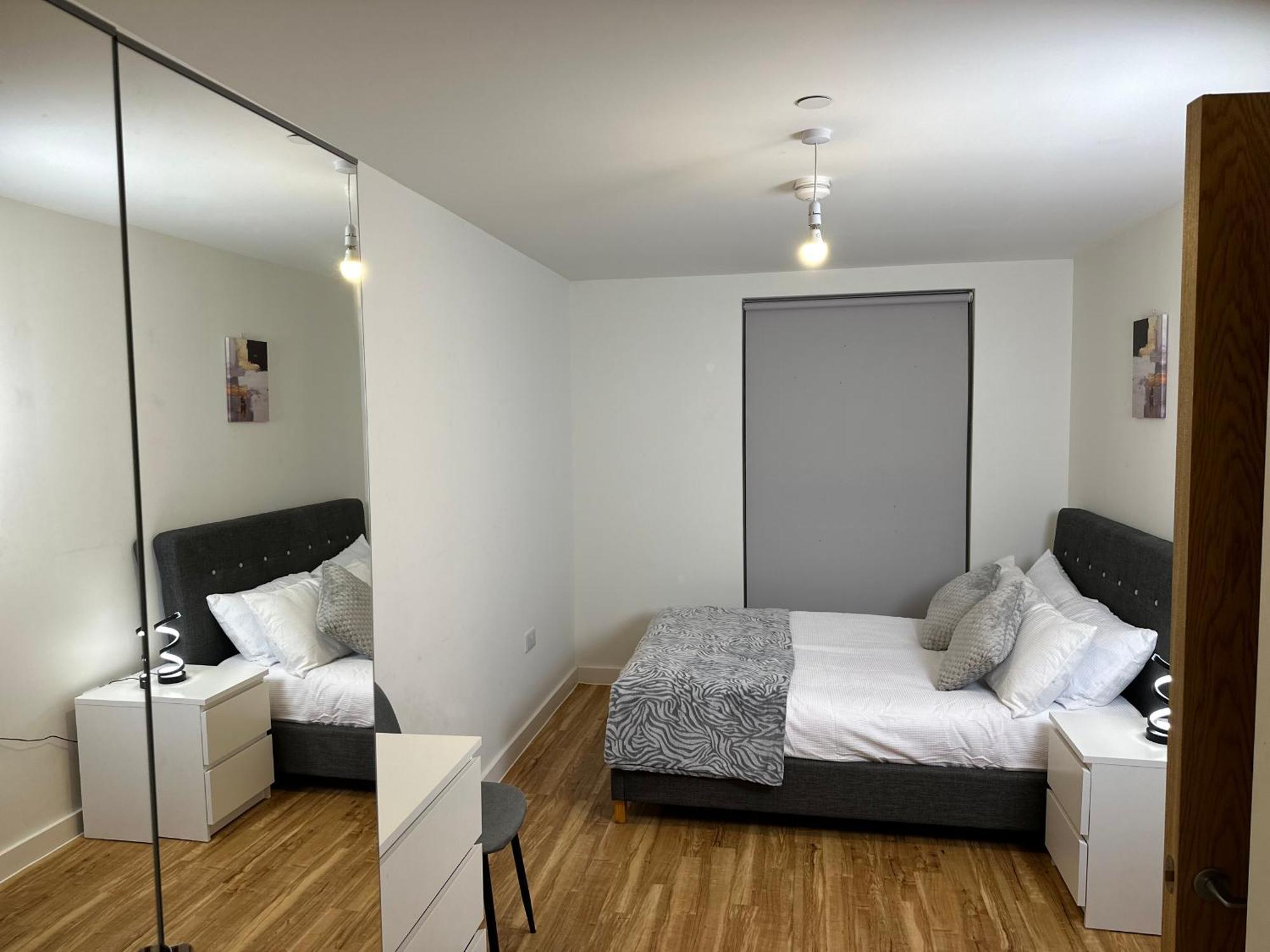 Luxury 2-bed High-rise In With Parking Appartement Manchester